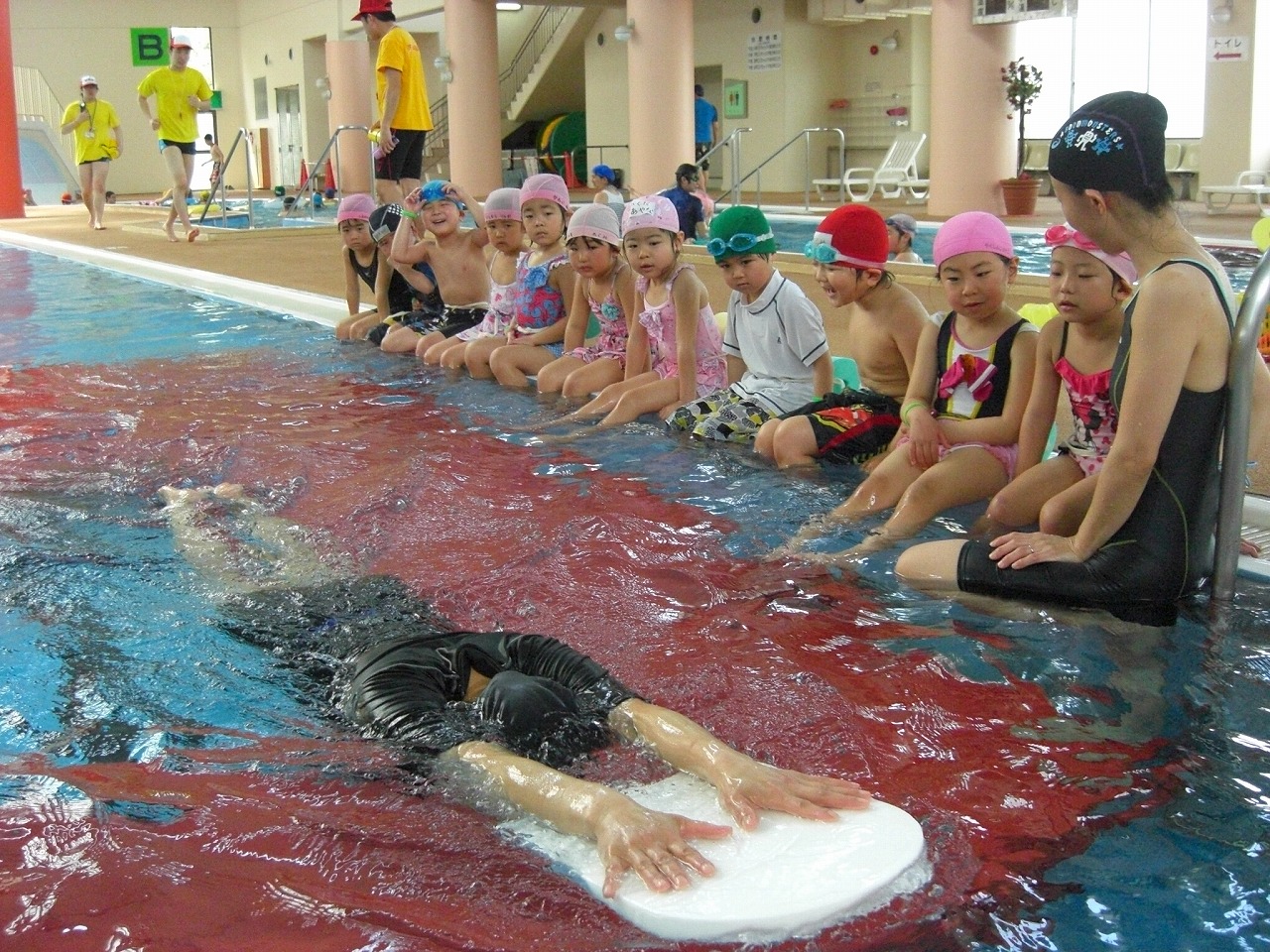 小学　プール 引地台温水プール